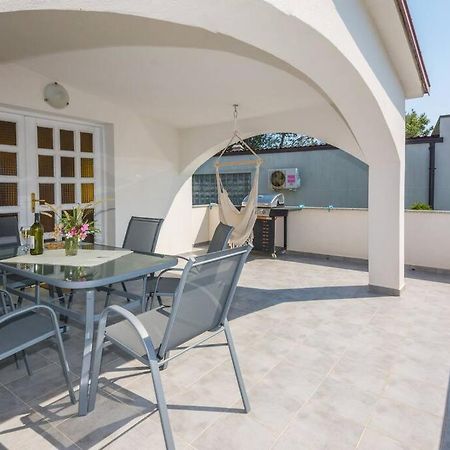 Family Patio Vir Apartment Exterior photo