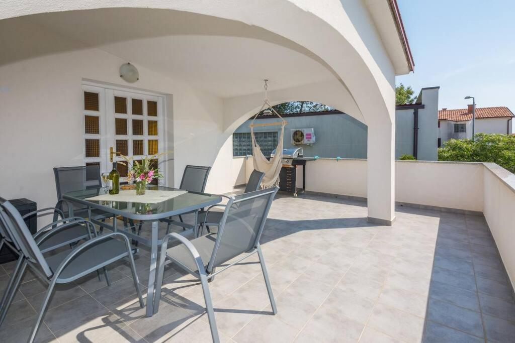 Family Patio Vir Apartment Exterior photo