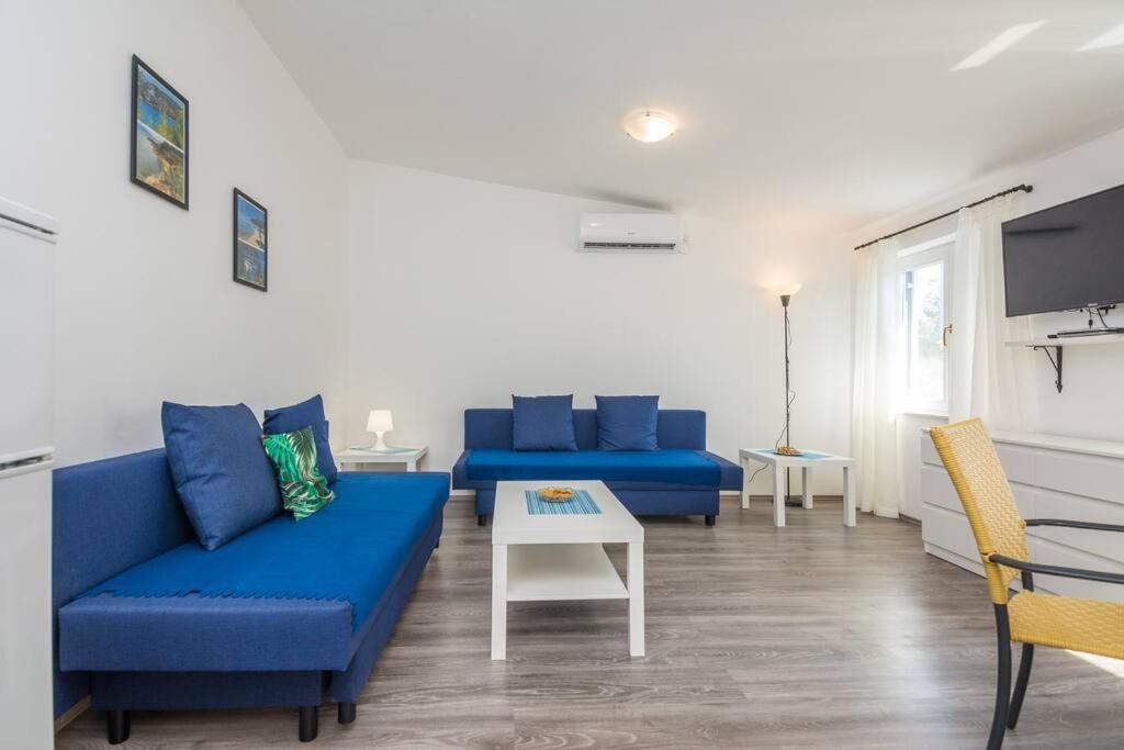 Family Patio Vir Apartment Exterior photo